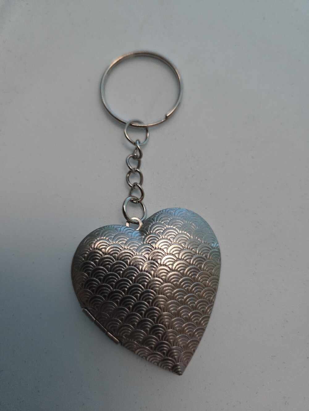 Silver Tone Heart Locket Keychain with Scallop Pattern